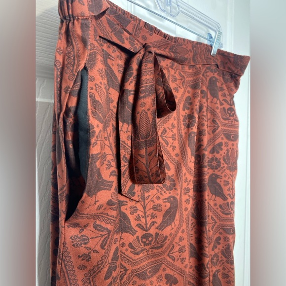 Disturbia Annabel Raven Print Split Front Midi Skirt Goth Moth Rust US 16 NWT - Picture 4 of 8